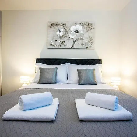 Sa Prekrasnim Pogledom,potpuno Opremljen Za 4 Osobe Apartament Podstrana